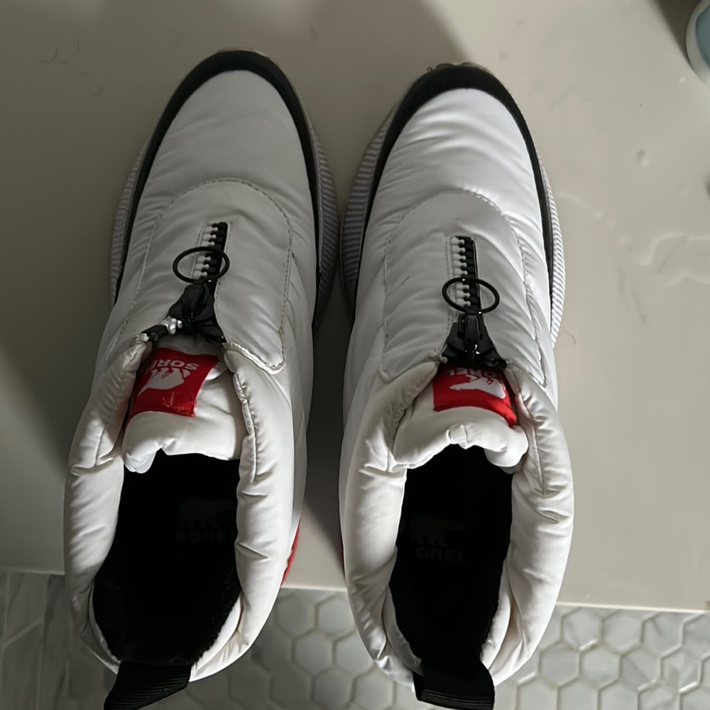 Sorel Womens Out N About Puffy zip boots